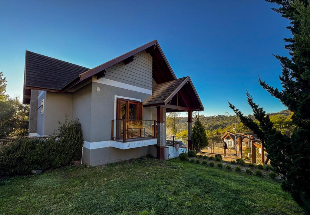 Casa 03 Dorm. com 170m² no bairro Carniel em Gramado para Comprar