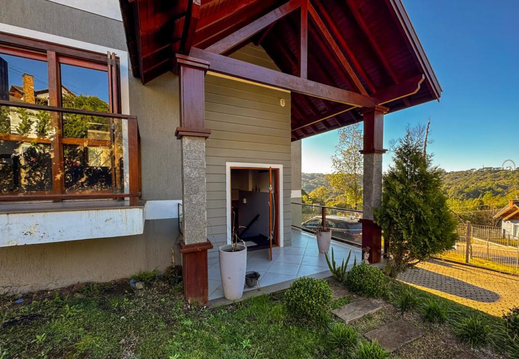 Casa 03 Dorm. com 170m² no bairro Carniel em Gramado para Comprar