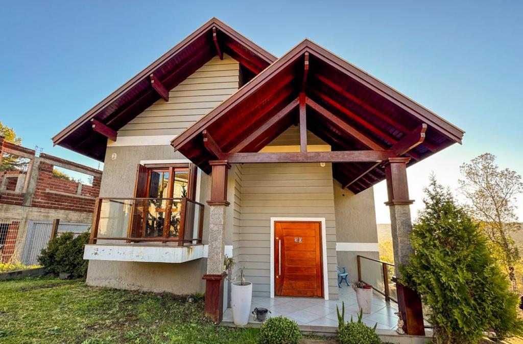 Casa 03 Dorm. com 170m² no bairro Carniel em Gramado para Comprar