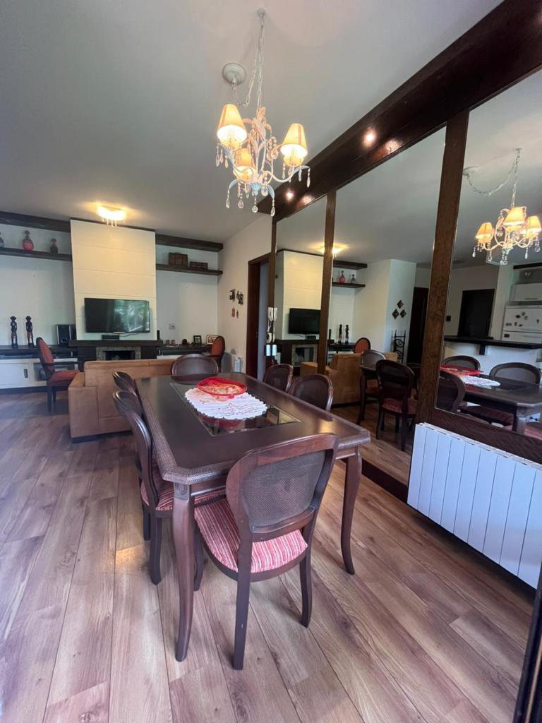 Apartamento 03 Dorm. com 106m² no bairro Avenida Central em Gramado para Comprar