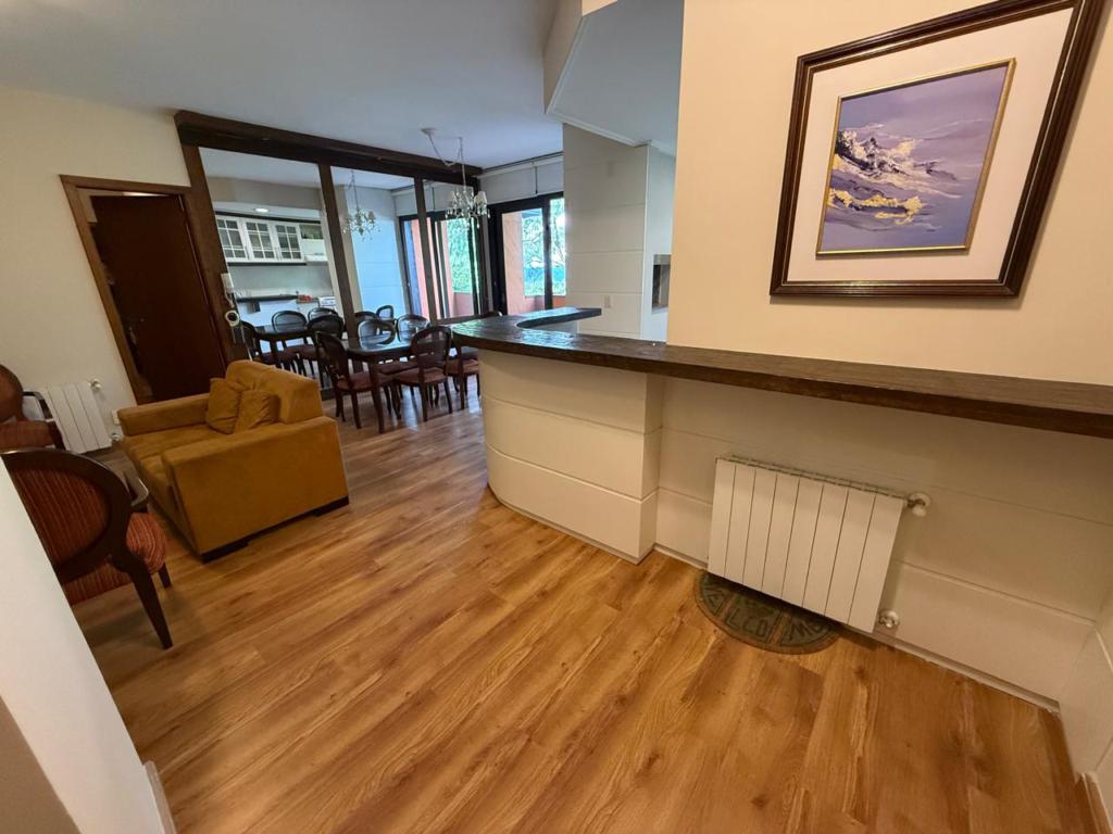 Apartamento 03 Dorm. com 106m² no bairro Avenida Central em Gramado para Comprar