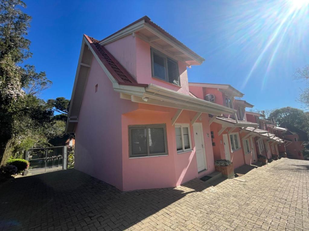 Casa 02 Dorm. com 110m² no bairro Planalto em Gramado para Comprar
