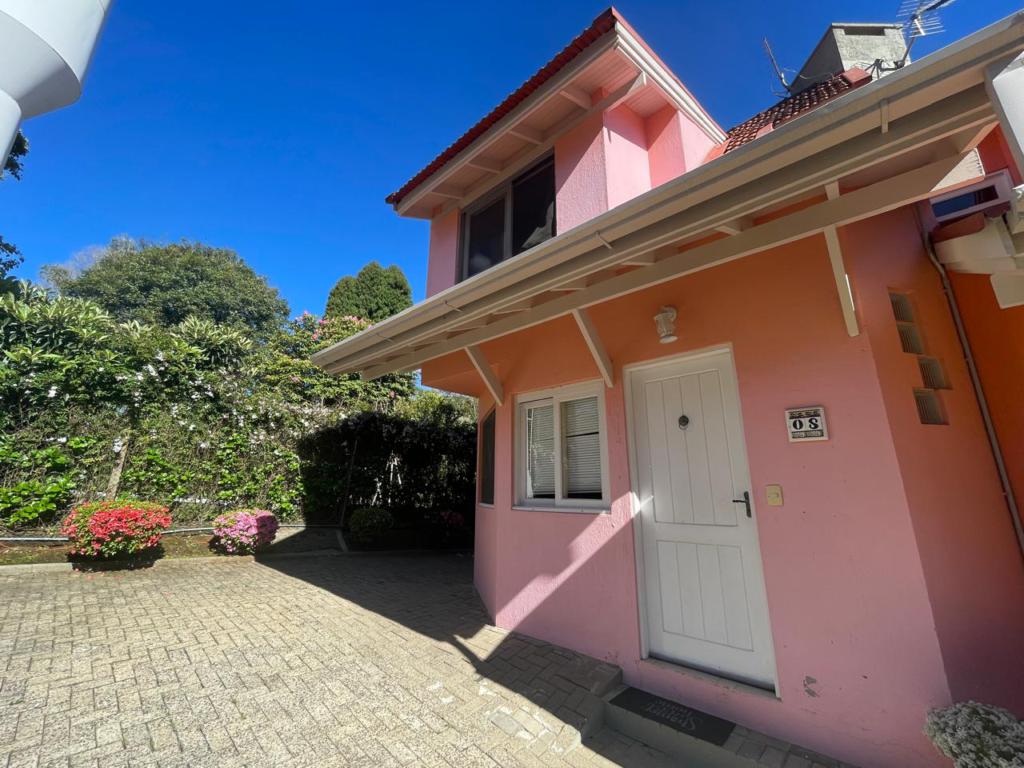 Casa 02 Dorm. com 110m² no bairro Planalto em Gramado para Comprar