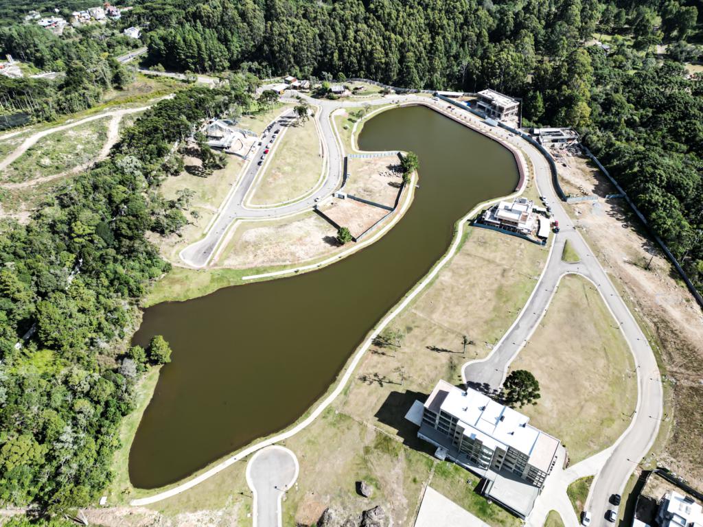 Terreno com 922m² no bairro Linha Avila Alta em Gramado para Comprar