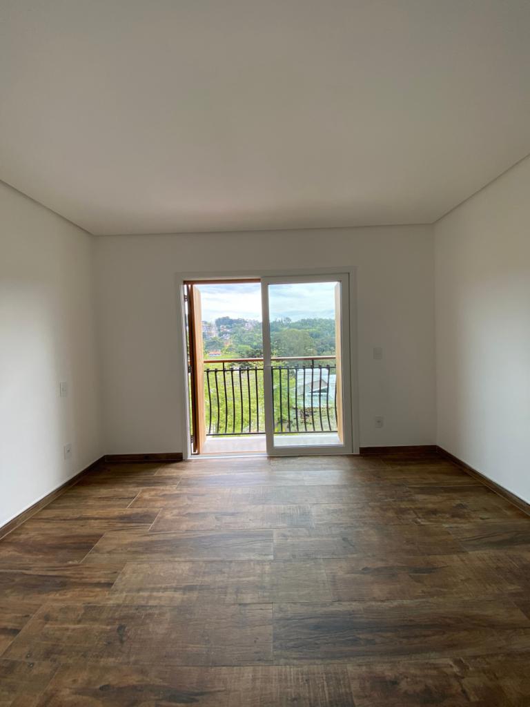 Casa 04 Dorm. com 300m² no bairro Alphaville em Gramado para Comprar