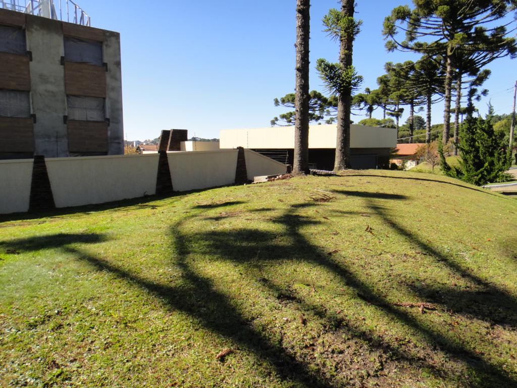 Terreno com 701m² no bairro Altos Pinheiros em Canela para Comprar