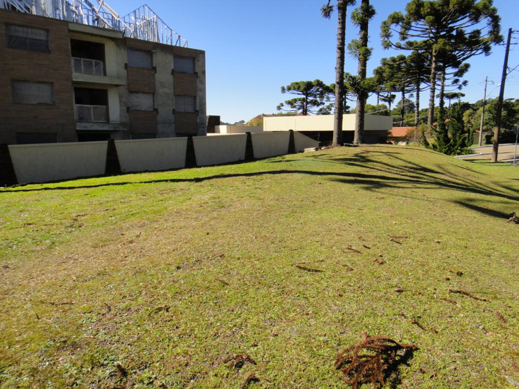 Terreno com 701m² no bairro Altos Pinheiros em Canela para Comprar