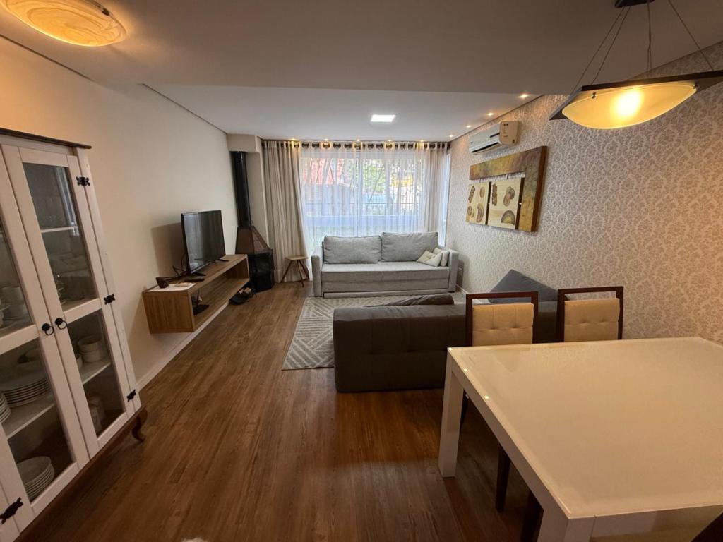Apartamento 02 Dorm. com 68m² no bairro Avenida Central em Gramado para Comprar