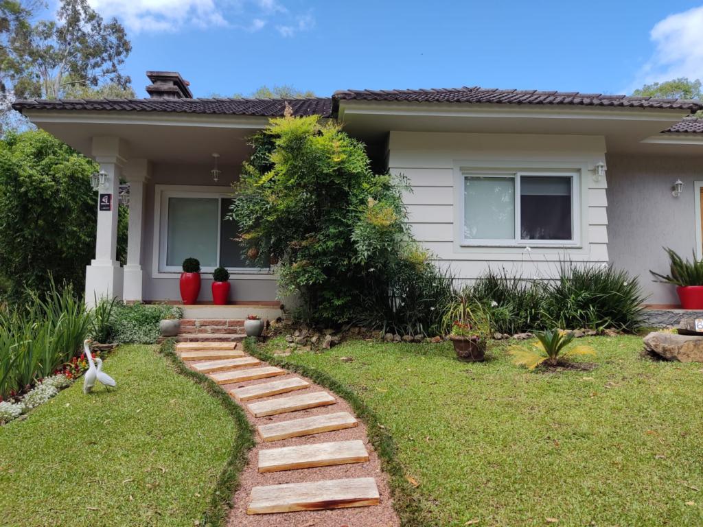 Casa 07 Dorm. com 320m² no bairro Planalto em Gramado para Comprar