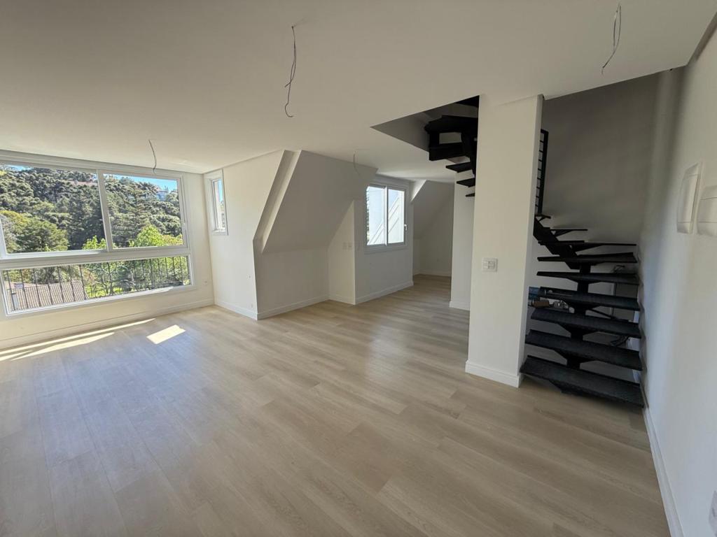 Apartamento 03 Dorm. com 154m² no bairro Planalto em Gramado para Comprar