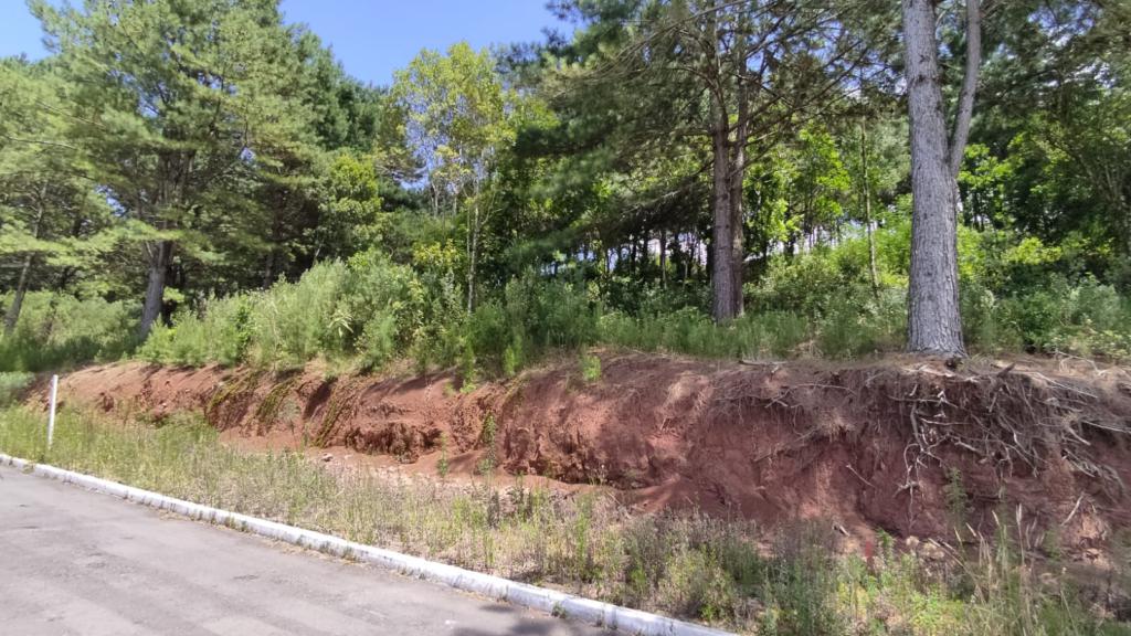 Terreno com 450m² no bairro Moura em Gramado para Comprar