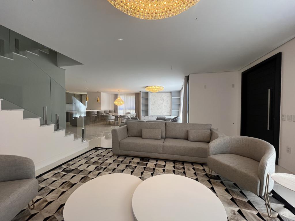 Casa 05 Dorm. com 371m² no bairro Aspen Mountain em Gramado para Comprar