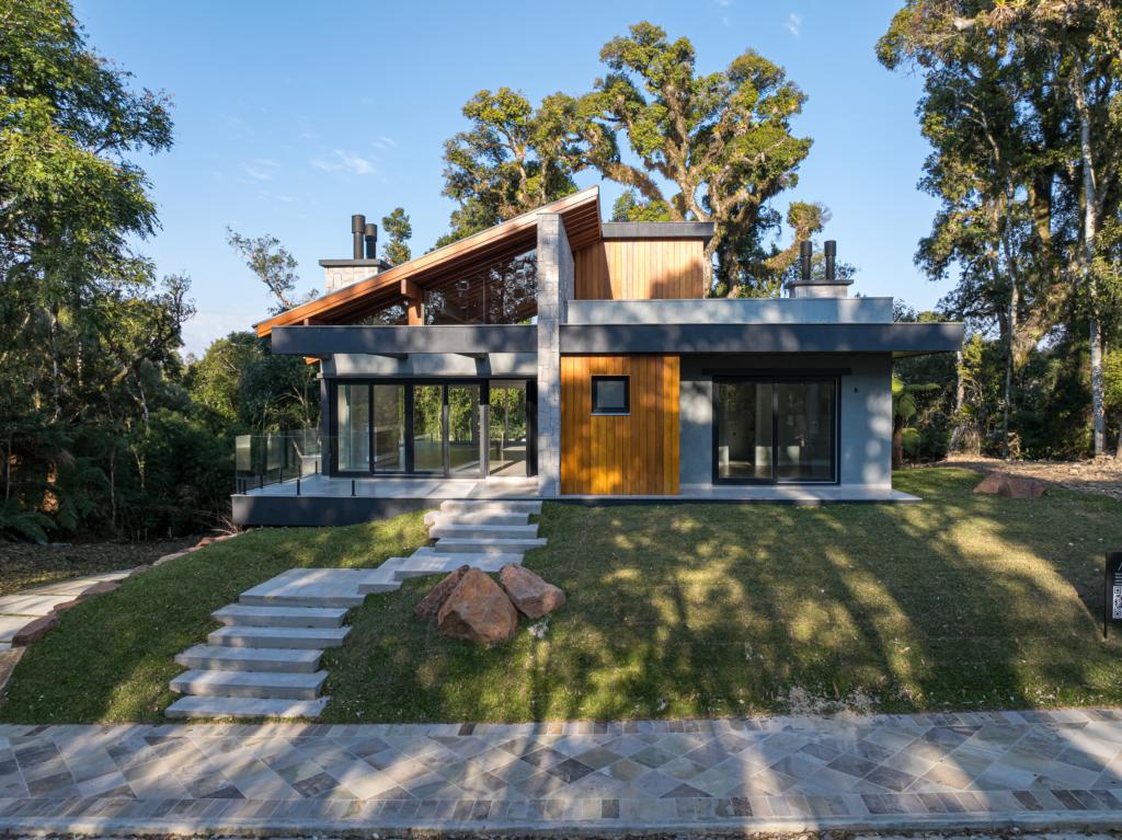 Casa 03 Dorm. com 318m² no bairro Carniel em Gramado para Comprar