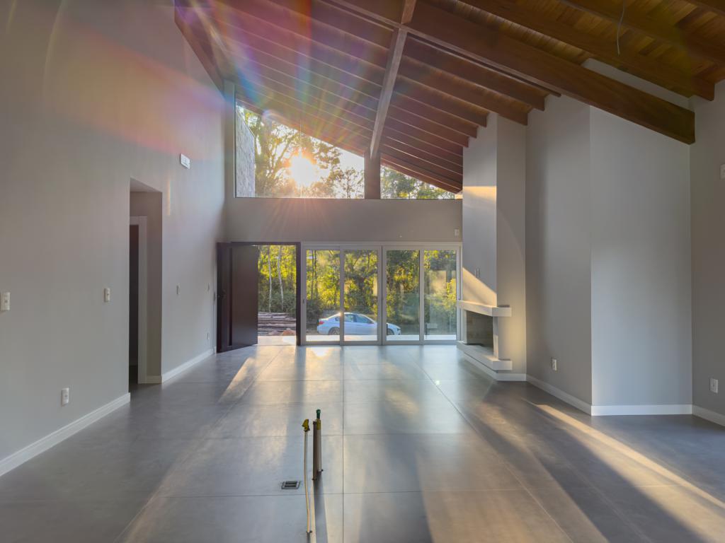 Casa 03 Dorm. com 318m² no bairro Carniel em Gramado para Comprar