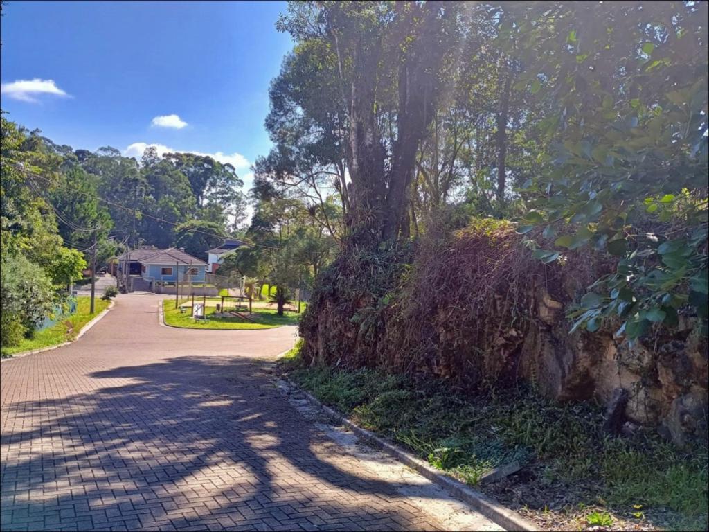 Terreno com 641m² no bairro Carniel em Gramado para Comprar