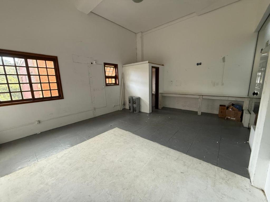 Sala com 42m² no bairro Centro em Gramado para Comprar