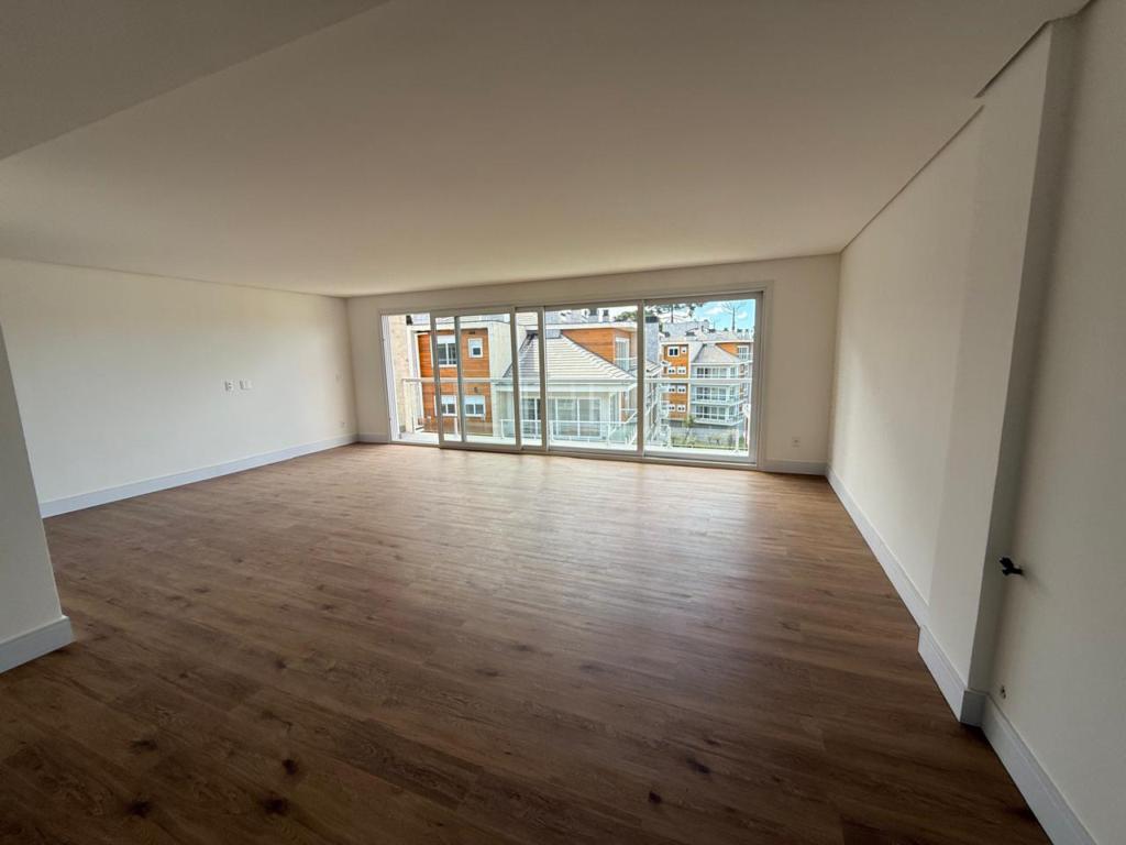 Apartamento 02 Dorm. com 133m² no bairro Avenida Central em Gramado para Comprar