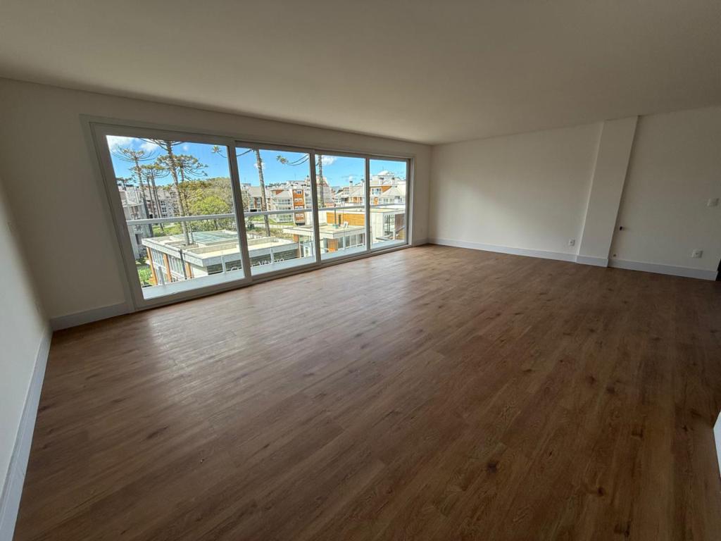 Apartamento 02 Dorm. com 133m² no bairro Avenida Central em Gramado para Comprar