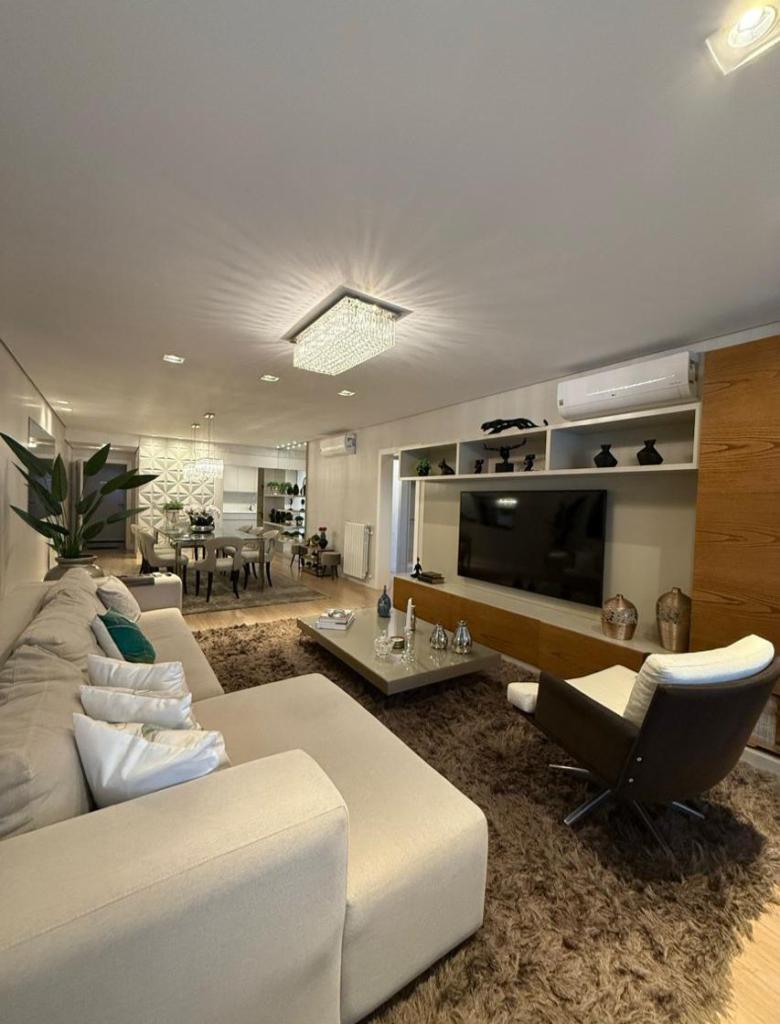 Apartamento 03 Dorm. com 145m² no bairro Centro em Gramado para Comprar