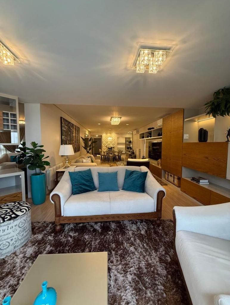 Apartamento 03 Dorm. com 145m² no bairro Centro em Gramado para Comprar