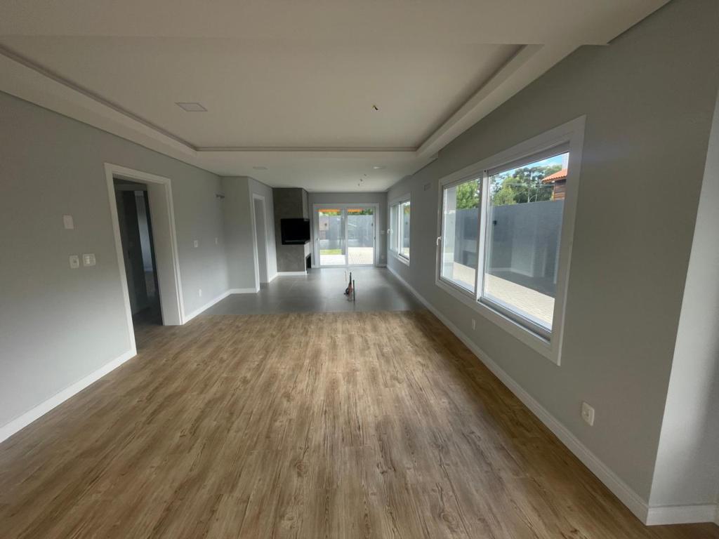 Casa 03 Dorm. com 196m² no bairro Moura em Gramado para Comprar