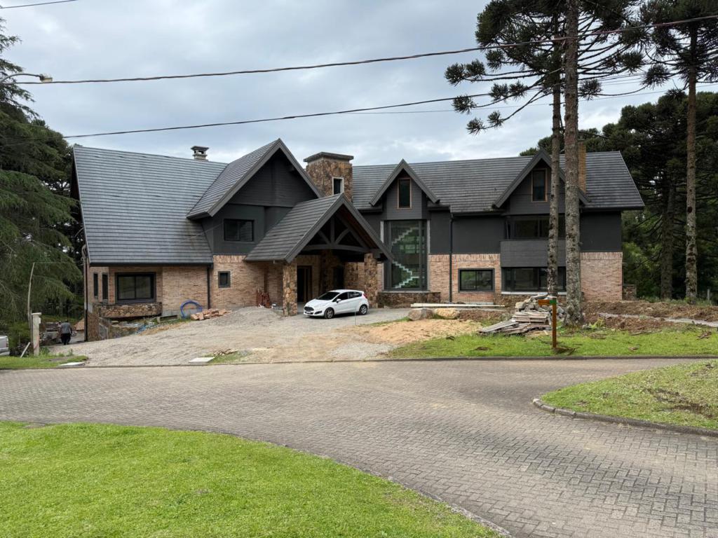 Casa 07 Dorm. com 1700m² no bairro Aspen Mountain em Gramado para Comprar