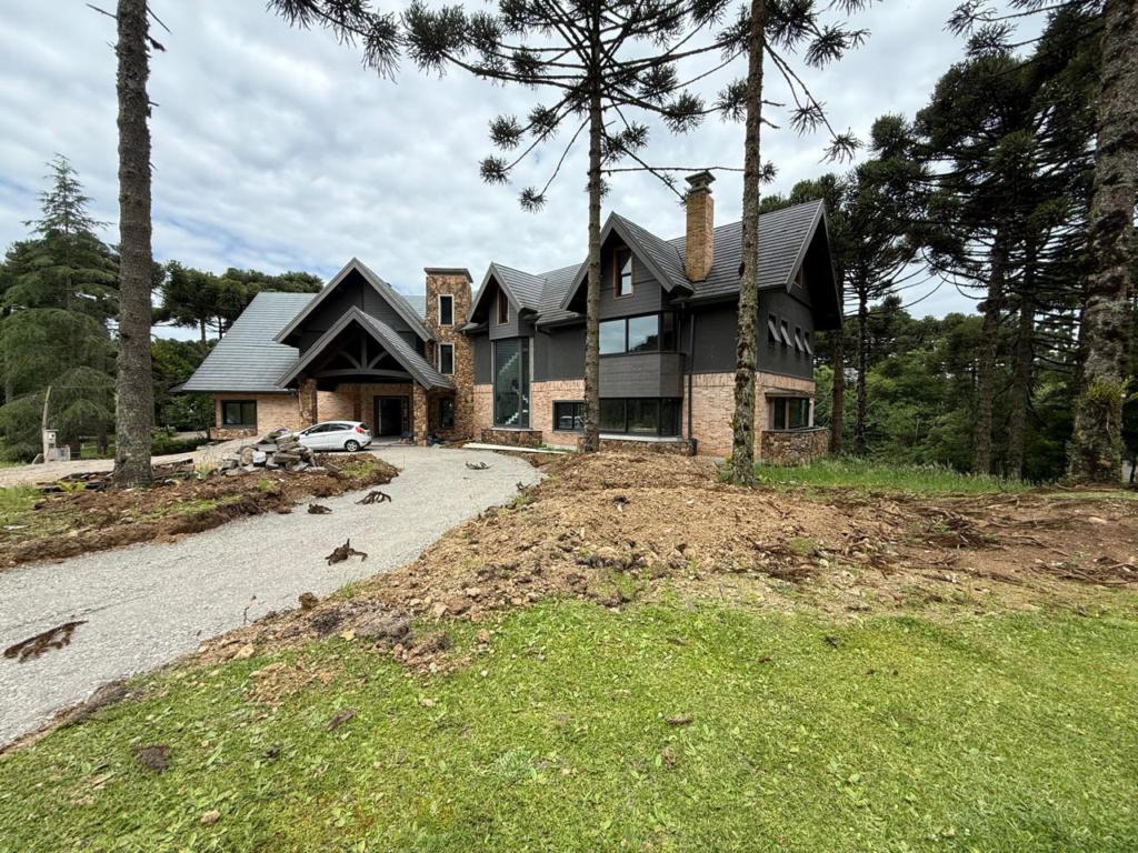 Casa 07 Dorm. com 1700m² no bairro Aspen Mountain em Gramado para Comprar