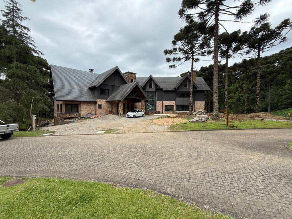 Casa 07 Dorm. com 1700m² no bairro Aspen Mountain em Gramado para Comprar