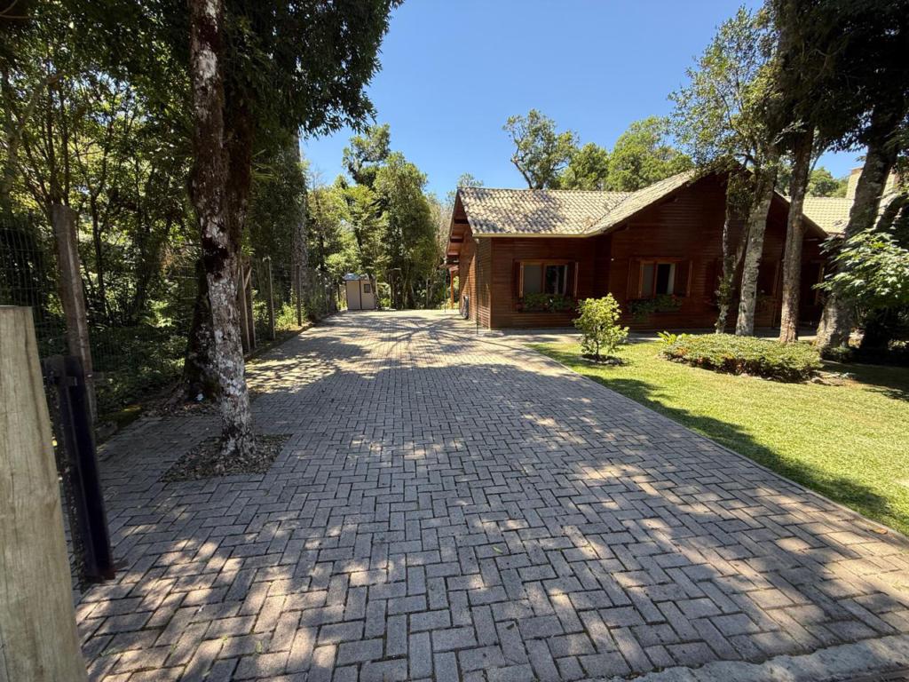 Casa 03 Dorm. com 204m² no bairro Golf Club em Gramado para Comprar