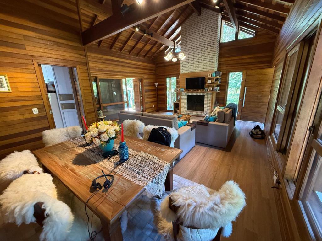 Casa 03 Dorm. com 204m² no bairro Golf Club em Gramado para Comprar