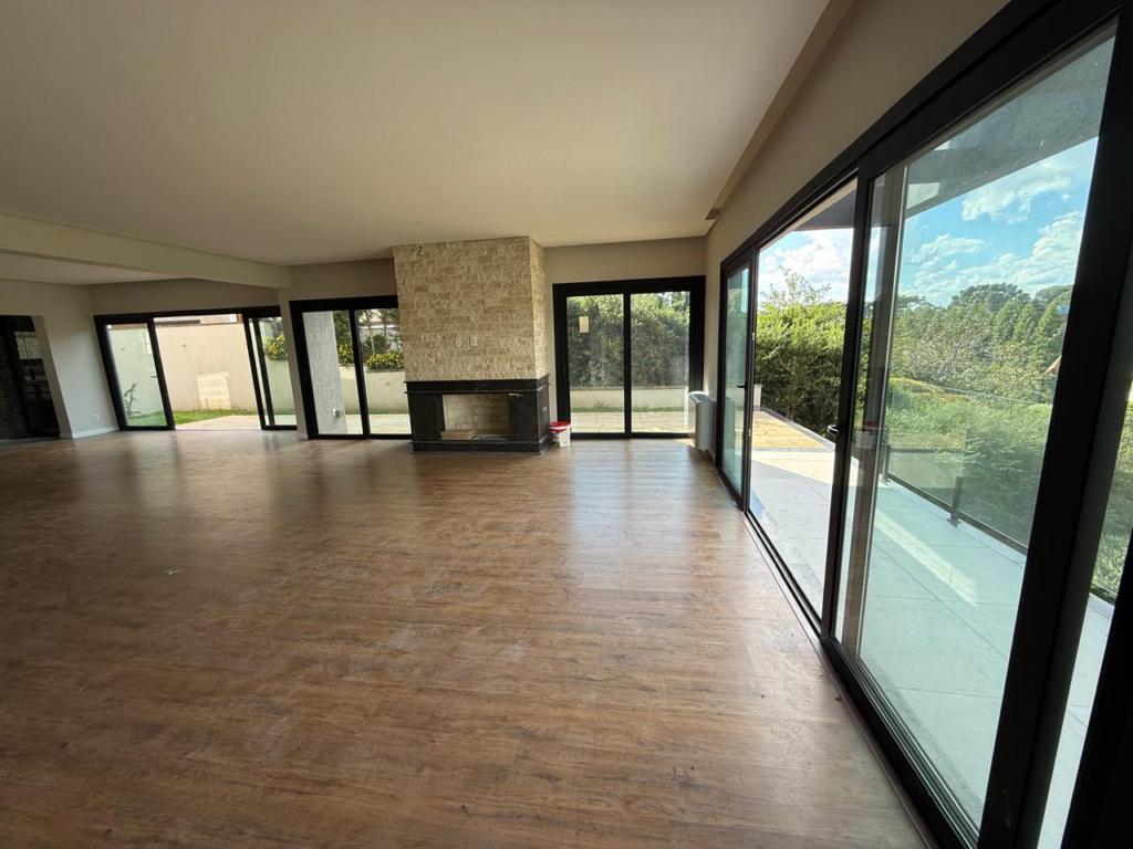 Casa 04 Dorm. com 423m² no bairro Saint Moritz em Gramado para Comprar