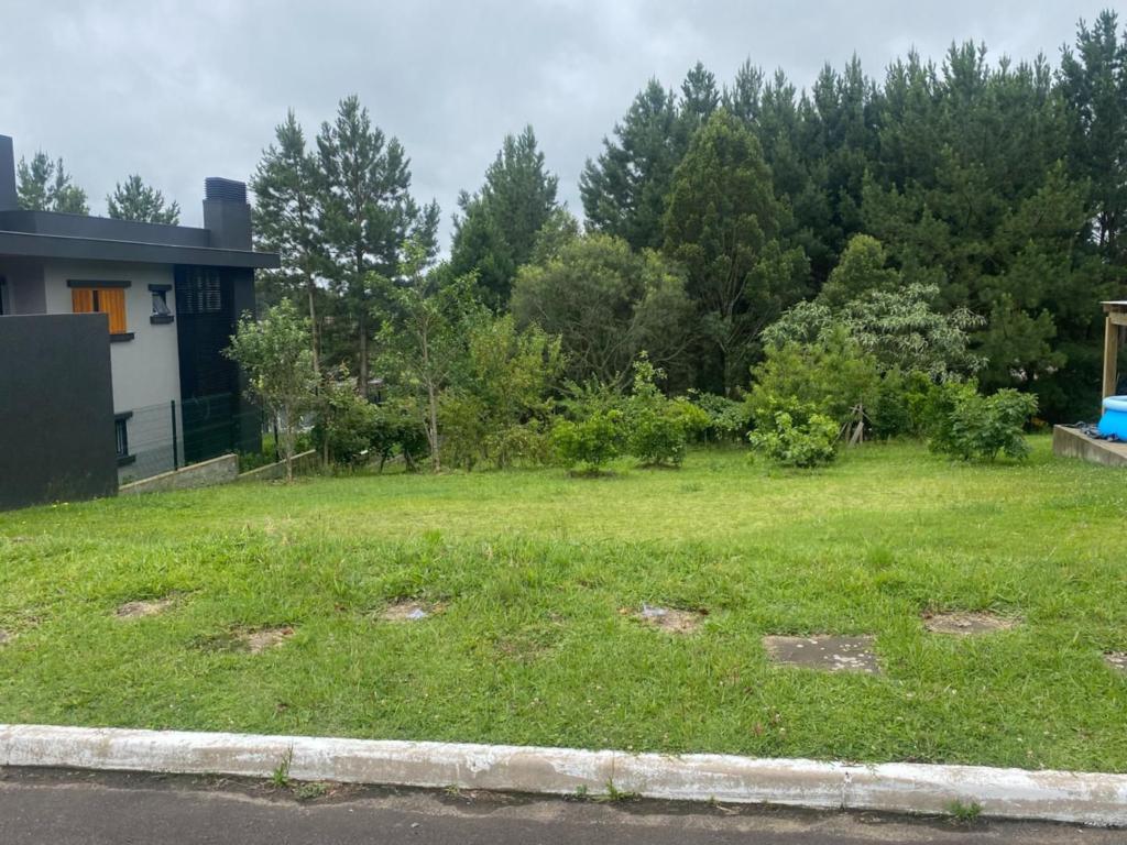 Terreno com 666m² no bairro Morada Da Serra em Gramado para Comprar