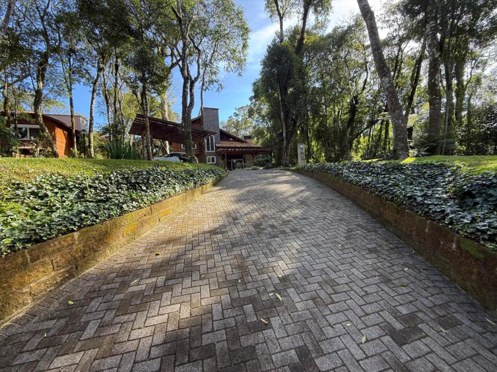Casa 03 Dorm. com 342m² no bairro O Bosque em Gramado para Comprar