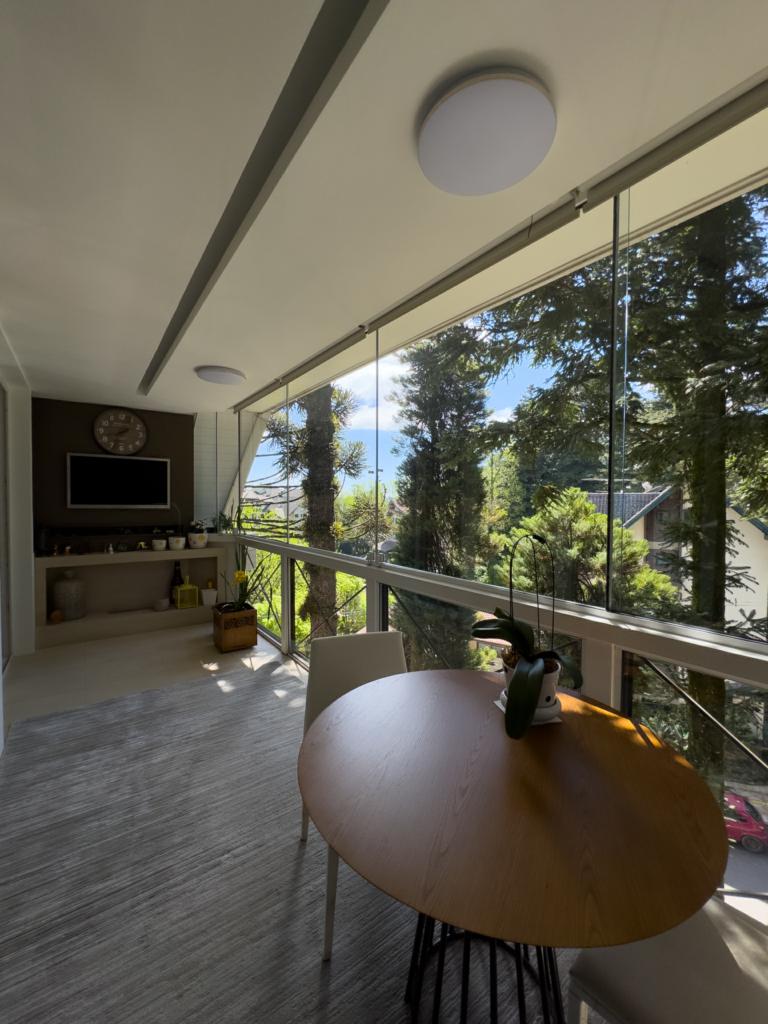 Apartamento 03 Dorm. com 200m² no bairro Centro em Gramado para Comprar